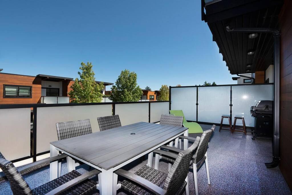 Ferienhaus Cedar Hill Sunlit - Bright Spacious & Modern Victoria